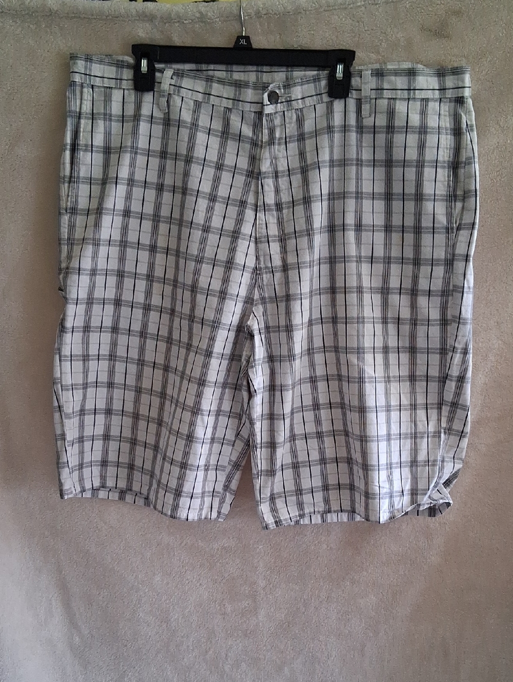 Dickies Men's Plaid Flat Front Shorts - White and Gray
